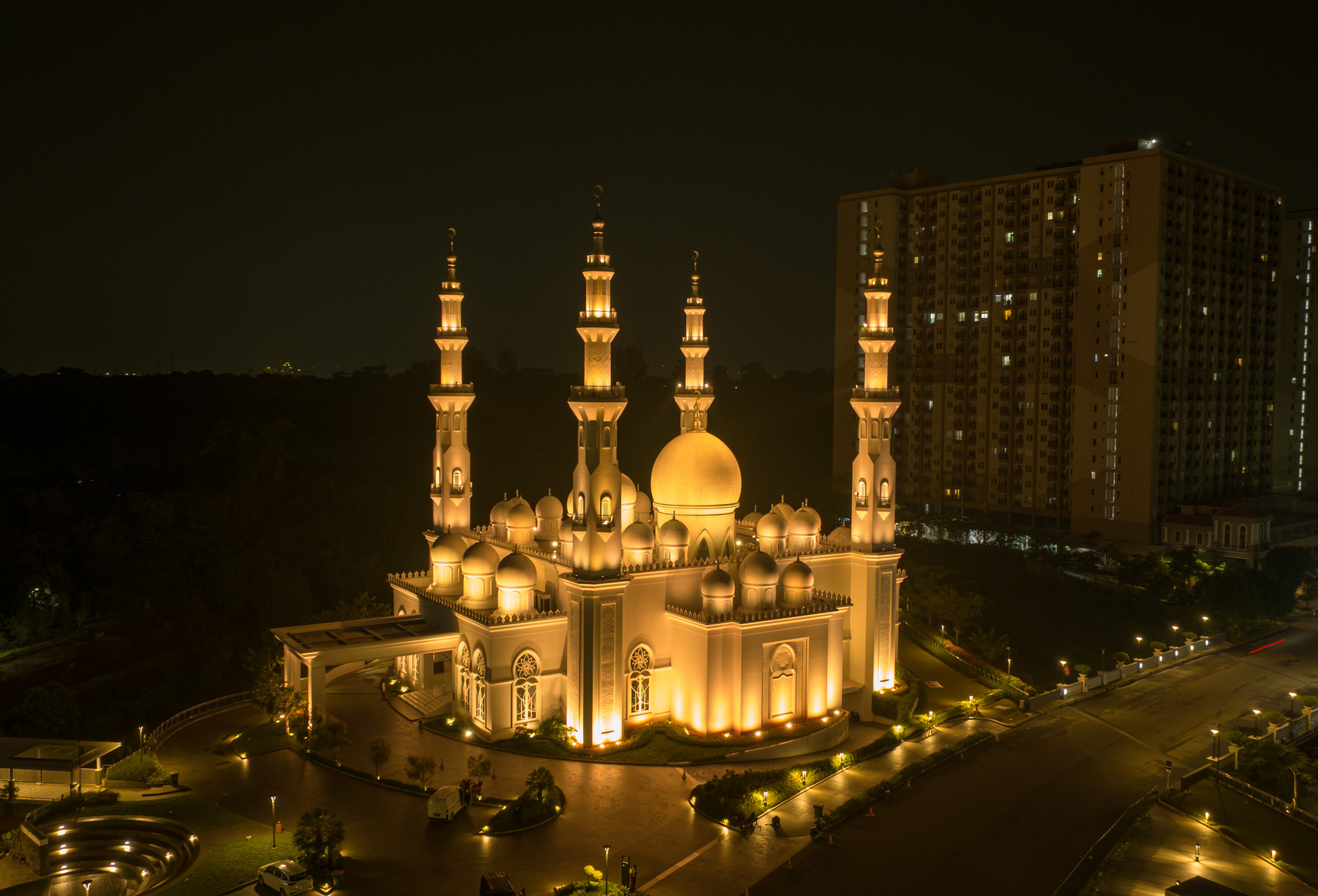 At-Thohir Mosque, Jakarta medium image