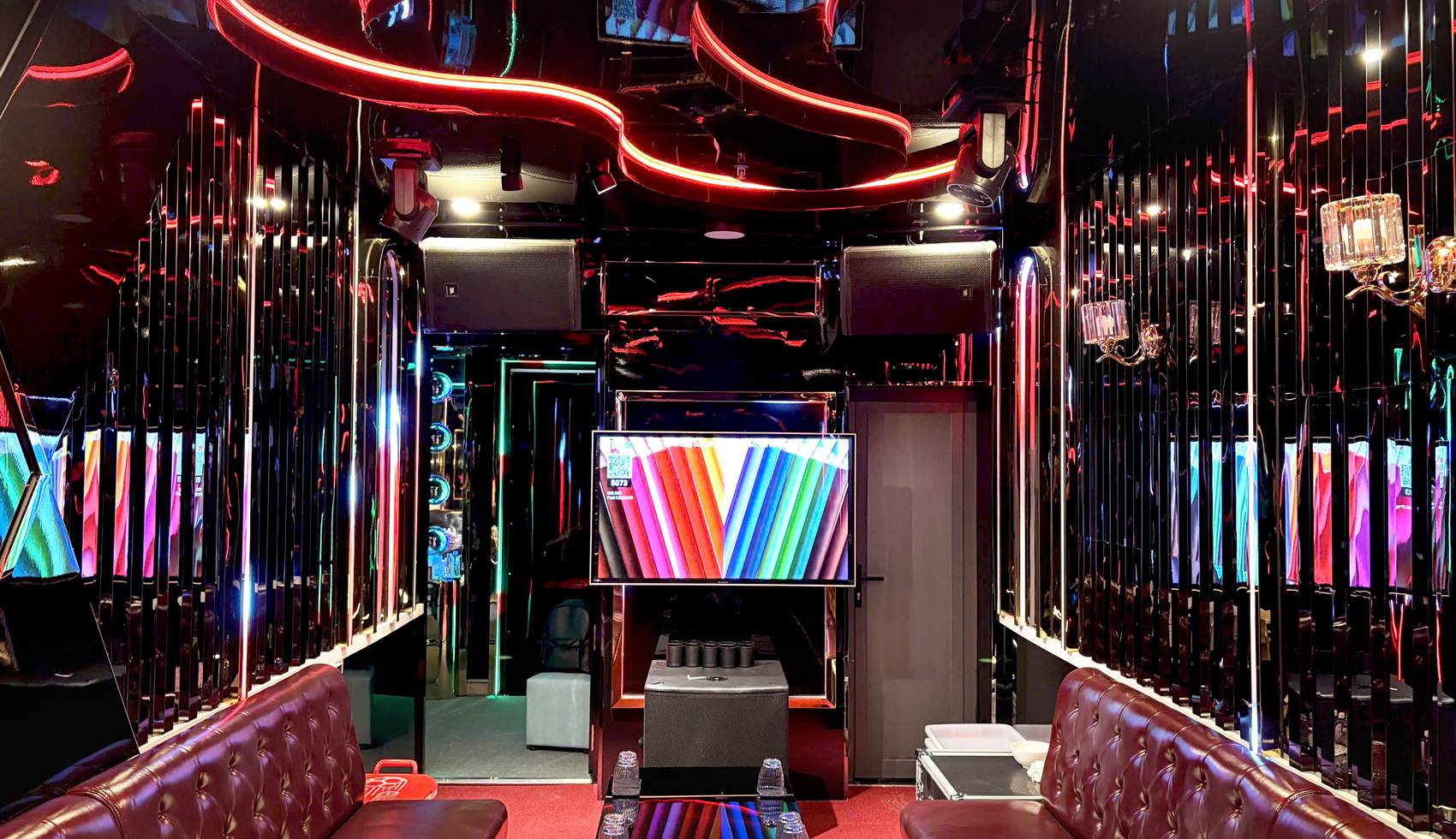 Karaoke M Suite, Vietnam Banner