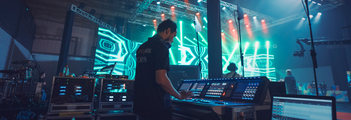Smart Axiata Raises Money for Hospitals With Smile Charity Concert Powered by HARMAN Professional Solutions